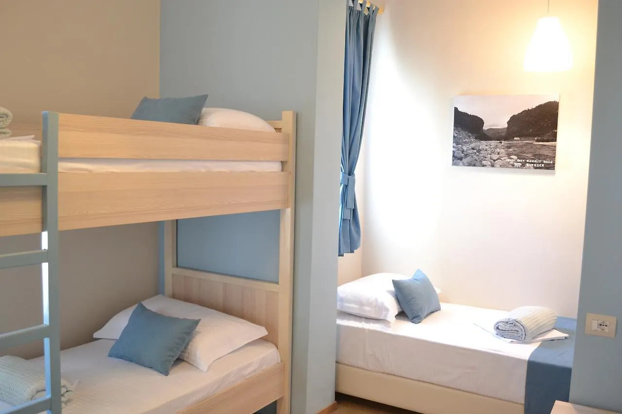 Open Doors Bed & Breakfast Шкодер