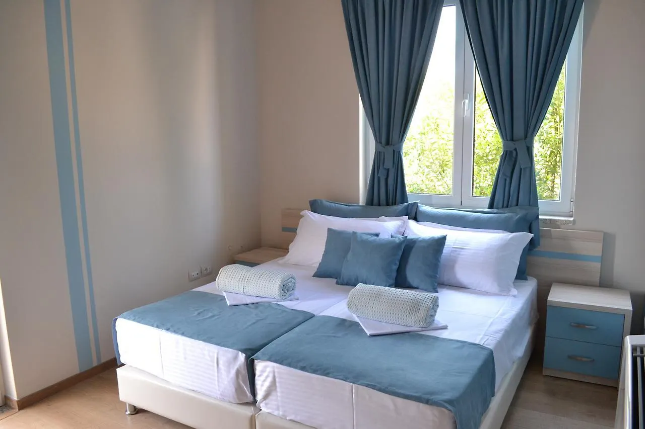 Open Doors Bed & Breakfast Шкодер Албания