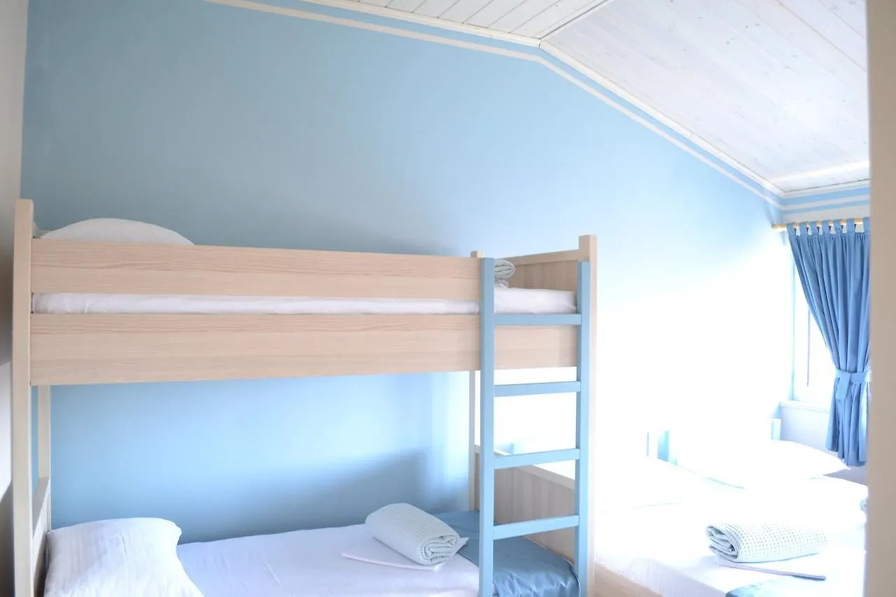 Open Doors Bed & Breakfast Шкодер