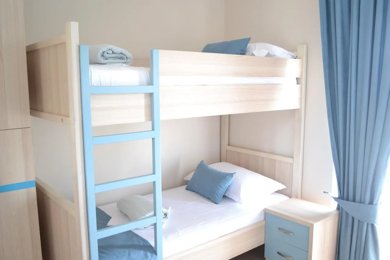 Open Doors Bed & Breakfast Шкодер