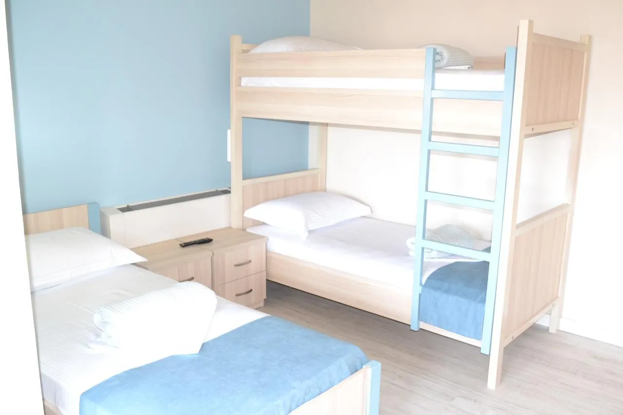 Open Doors Bed & Breakfast Шкодер