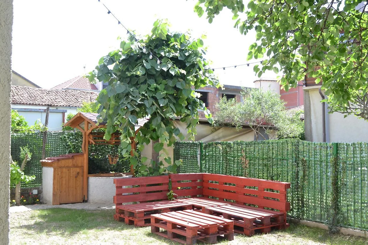 Open Doors Bed & Breakfast Шкодер