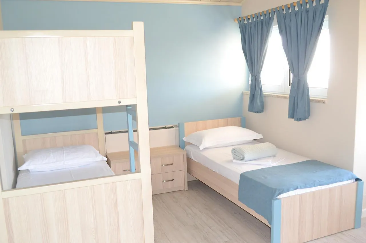Open Doors Bed & Breakfast Шкодер